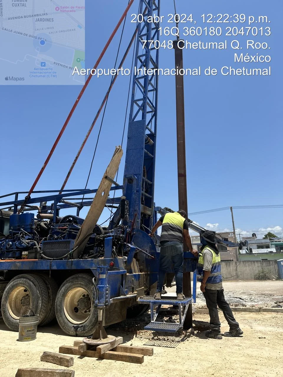 Drilling with a truck-mounted rig · Aeropuerto Internacional de Chetumal · Tren Maya